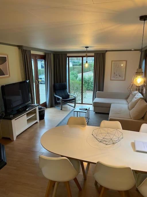 Gezellig Chalet Op De Prachtige Veluwe Putten Exteriör bild