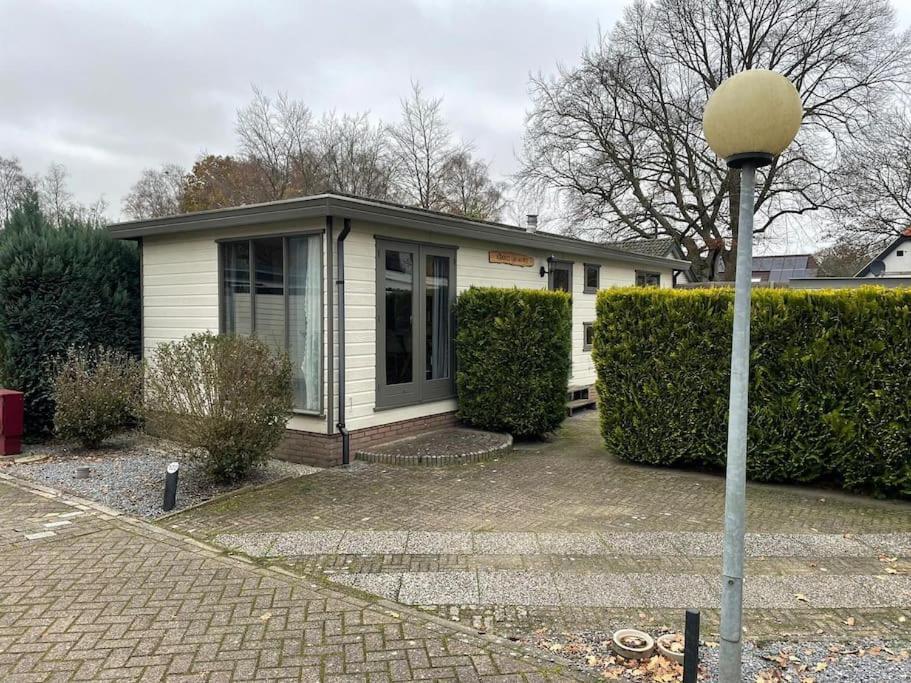Gezellig Chalet Op De Prachtige Veluwe Putten Exteriör bild